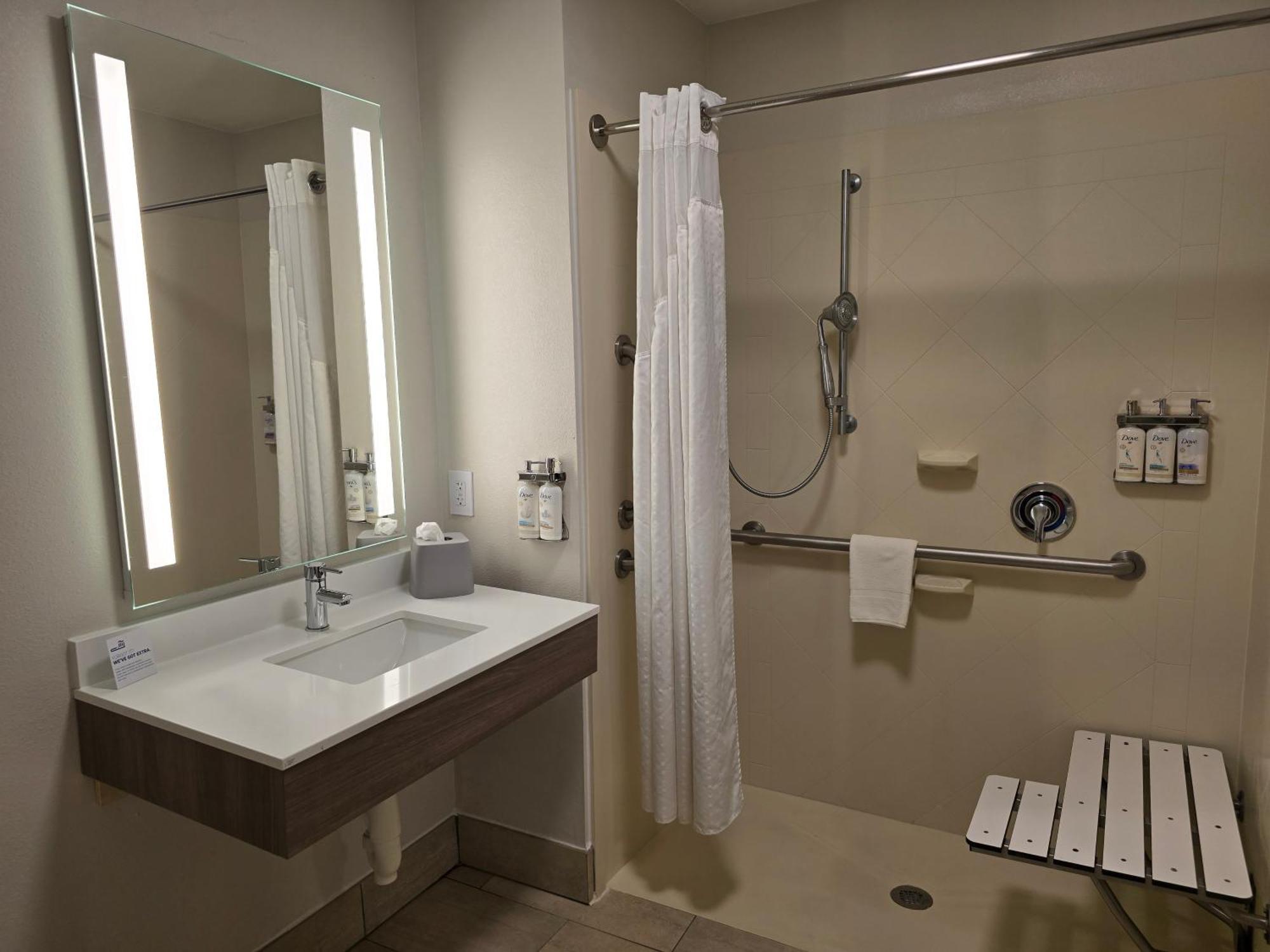 Holiday Inn Express & Suites - Smithfield/Selma By Ihg Zewnętrze zdjęcie